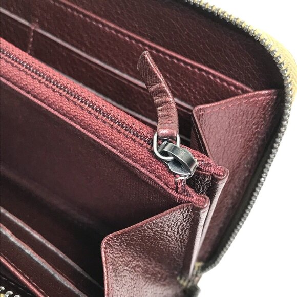 CHANEL Gold Wallet - Picture 12 of 14